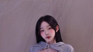 온라인에서 퍼지고 있는 폭격영상